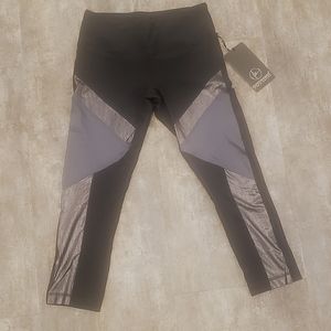 90 Degree Capri Yoga Pants